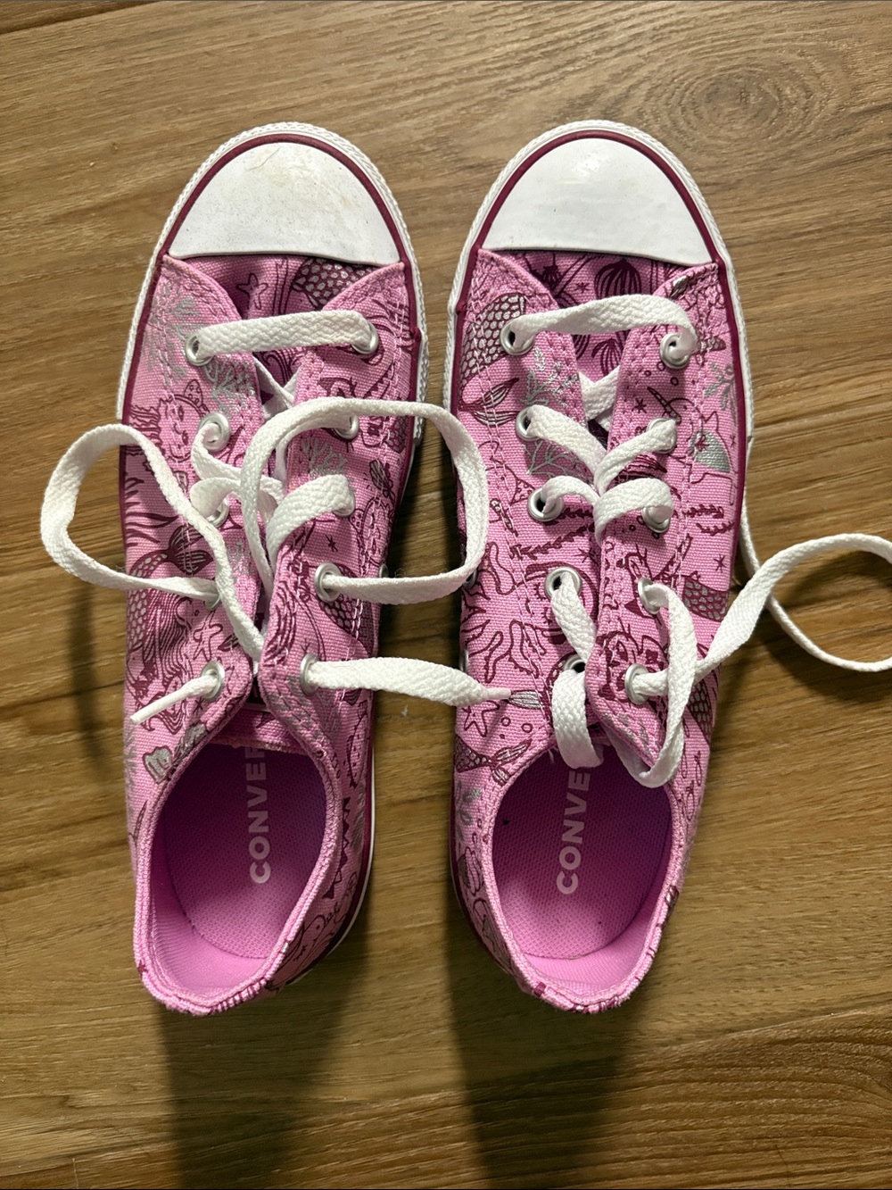 Like New! Converse Pink Canvas Low-Top Sneakers with Mermaids